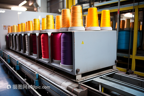 工廠中的傳送帶